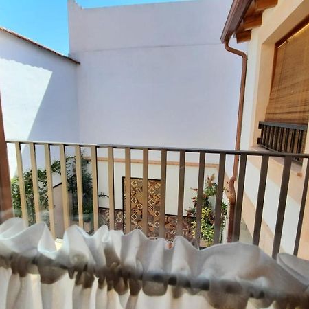 La Casa Del Medico Hosteria Rural Urda Екстериор снимка