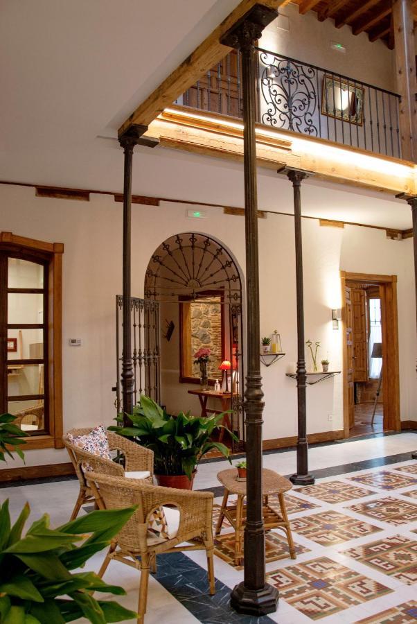 La Casa Del Medico Hosteria Rural Urda Екстериор снимка